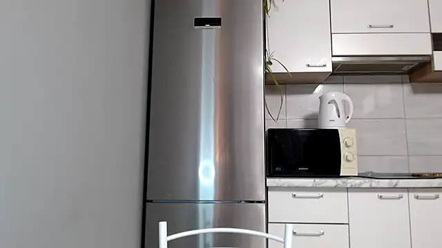 Snapshot of SierraSky_ chatting on 12/14/25, 06:12 SierraSky online show from 12/14/25, 06:12