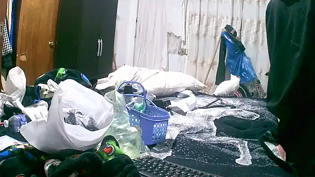 jperezofficial1 online show from 09/18/25, 07:21