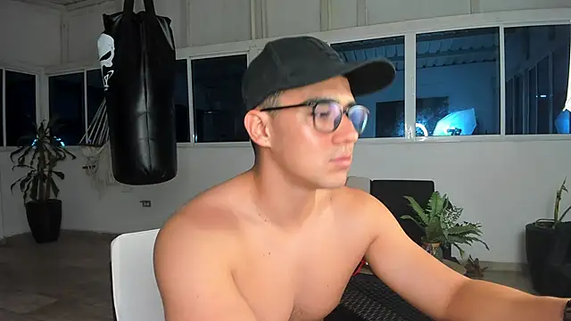 Snapshot of owengray2n chatting on 12/09/24, 03:40 owengray2n online show from 12/09/24, 03:40
