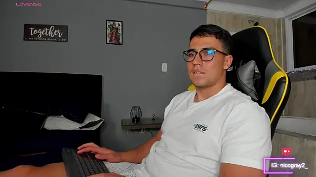Snapshot of owengray2n chatting on 02/27/25, 05:13 owengray2n online show from 02/27/25, 05:13