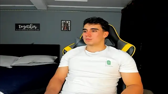 Snapshot of owengray2n chatting on 10/11/25, 01:49 owengray2n online show from 10/11/25, 01:49