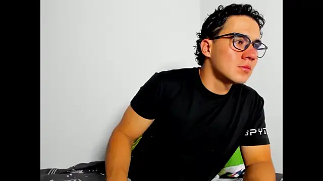 Snapshot of owengray2n chatting on 02/07/26, 03:43 owengray2n online show from 02/07/26, 03:43