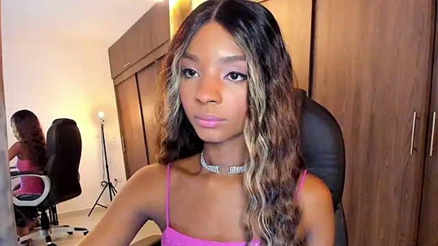 alikahouston4 online show from 02/15/25, 05:51