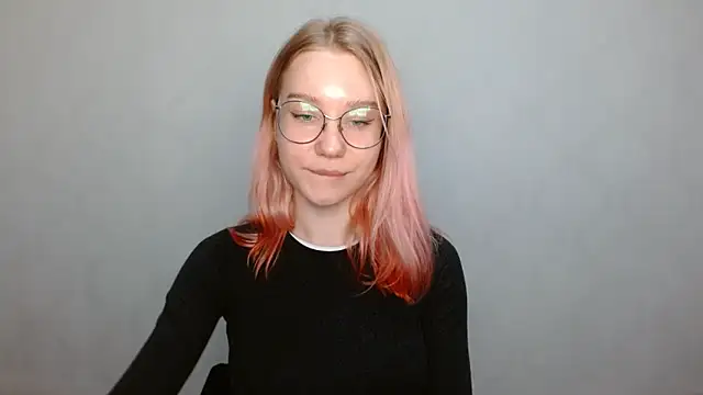 Snapshot of cindi_hot chatting on 12/14/24, 12:44 cindi hot online show from 12/14/24, 12:44