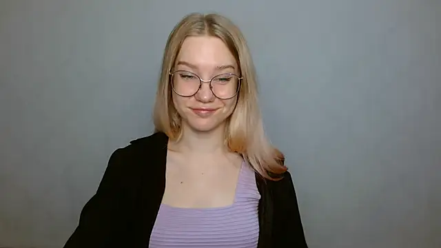 Snapshot of cindi_hot chatting on 01/26/25, 09:08 cindi hot online show from 01/26/25, 09:08