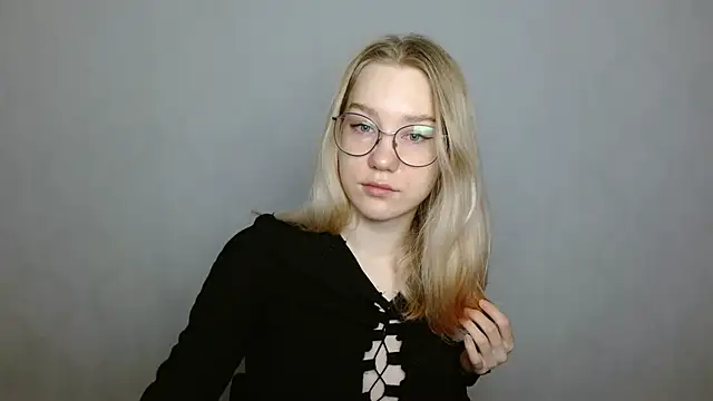 Snapshot of cindi_hot chatting on 02/07/25, 06:45 cindi hot online show from 02/07/25, 06:45