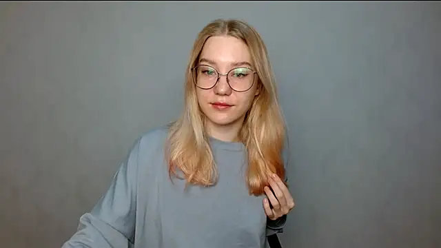 Snapshot of cindi_hot chatting on 02/25/25, 06:36 cindi hot online show from 02/25/25, 06:36