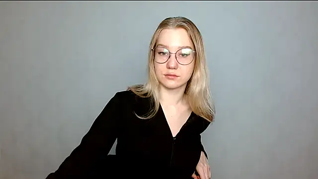 Snapshot of cindi_hot chatting on 03/03/25, 08:27 cindi hot online show from 03/03/25, 08:27