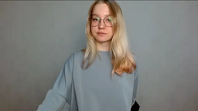 Snapshot of cindi_hot chatting on 03/05/25, 11:28 cindi hot online show from 03/05/25, 11:28