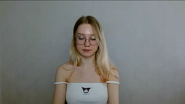 Snapshot of cindi_hot chatting on 03/08/25, 09:17 cindi hot online show from 03/08/25, 09:17