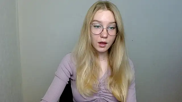 cindi hot online show from 11/10/25, 08:46