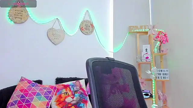 EmillySanders online show from 12/20/25, 02:24