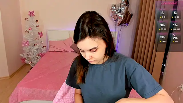 Snapshot of SusieMorris chatting on 12/21/24, 05:14 SusieMorris online show from 12/21/24, 05:14