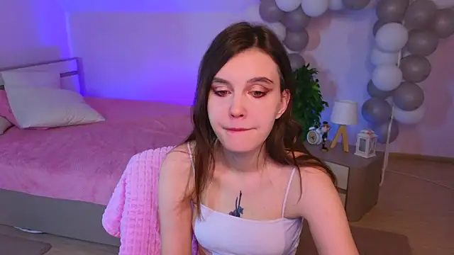 Snapshot of SusieMorris chatting on 01/28/25, 02:11 SusieMorris online show from 01/28/25, 02:11