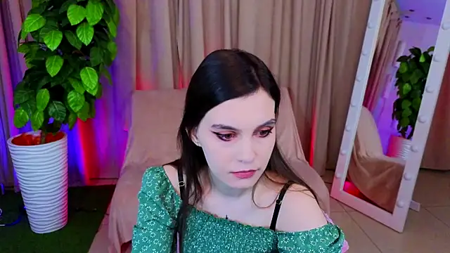 Snapshot of SusieMorris chatting on 03/21/25, 01:45 SusieMorris online show from 03/21/25, 01:45