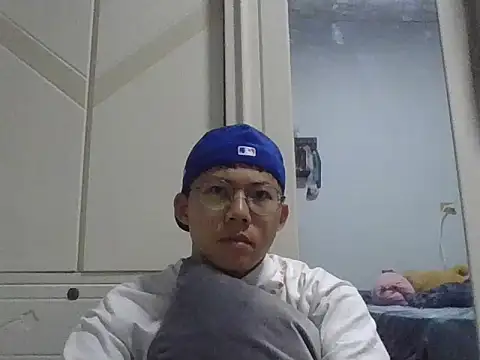 Snapshot of ZHIIz chatting on 03/14/26, 01:05 ZHIIz online show from 03/14/26, 01:05