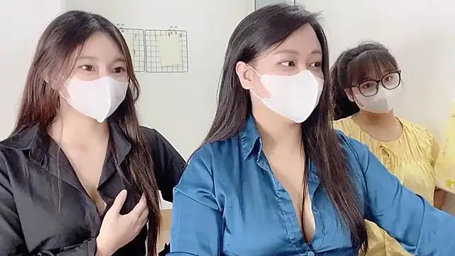 Snapshot of Bamboo_Swetie chatting on 12/22/25, 03:09 Bamboo Swetie online show from 12/22/25, 03:09