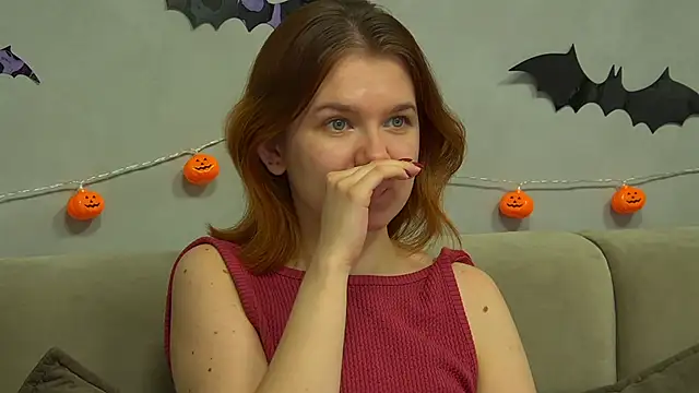 LessySmith online show from 11/03/25, 04:36