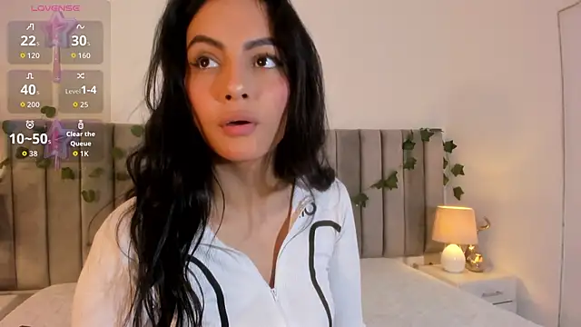 Snapshot of kareena_basu chatting on 04/06/26, 04:19 kareena basu online show from 04/06/26, 04:19