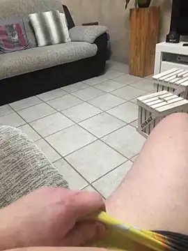 Snapshot of smalldick0510 chatting on 01/20/25, 07:25 smalldick0510 online show from 01/20/25, 07:25