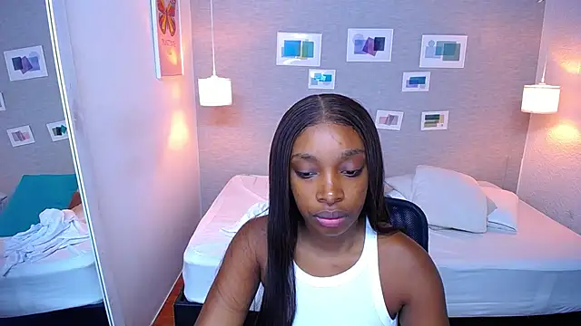 Shamiraa moore online show from 03/19/25, 01:18