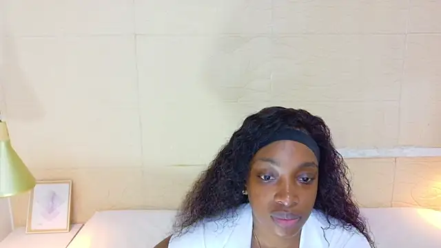 Shamiraa moore online show from 10/08/25, 07:55
