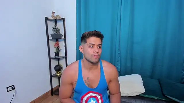 Snapshot of Luciano_and_Marlon chatting on 06/05/26, 10:04 Luciano and Marlon online show from 06/05/26, 10:04