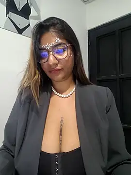 Sofythom1 online show from 10/30/25, 02:24