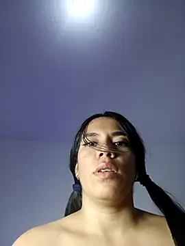 Snapshot of Kloemoretti chatting on 01/16/25, 11:26 Kloemoretti online show from 01/16/25, 11:26