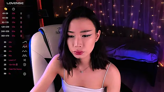 Snapshot of sensualily chatting on 12/15/24, 05:20 sensualily online show from 12/15/24, 05:20