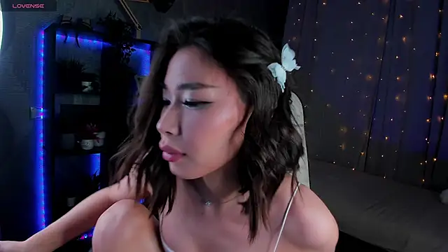 Snapshot of sensualily chatting on 03/15/25, 06:10 sensualily online show from 03/15/25, 06:10