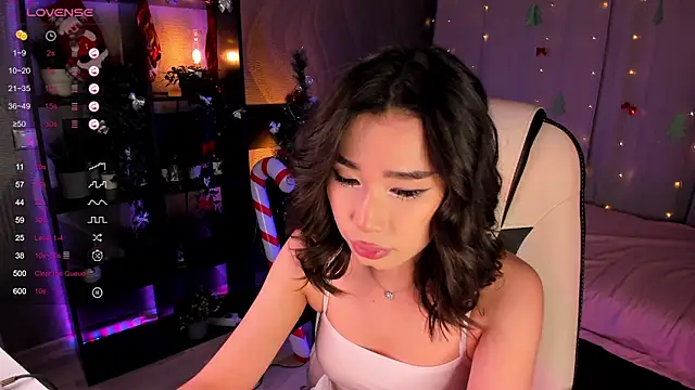 Snapshot of sensualily chatting on 01/17/26, 03:39 sensualily online show from 01/17/26, 03:39