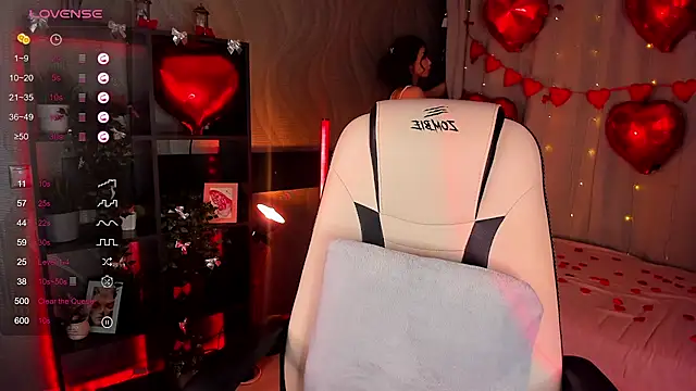 Snapshot of sensualily chatting on 02/13/26, 03:52 sensualily online show from 02/13/26, 03:52