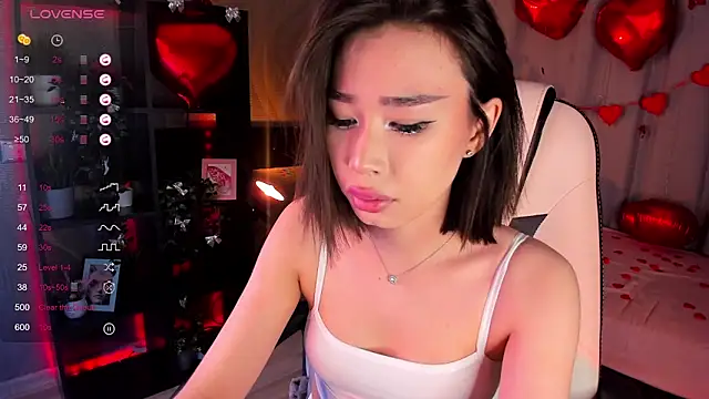 Snapshot of sensualily chatting on 02/14/26, 04:15 sensualily online show from 02/14/26, 04:15