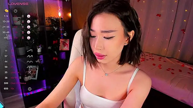 Snapshot of sensualily chatting on 02/21/26, 03:46 sensualily online show from 02/21/26, 03:46