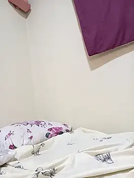 Snapshot of Hotpetite2024 chatting on 09/17/25, 04:52 Hotpetite2024 online show from 09/17/25, 04:52