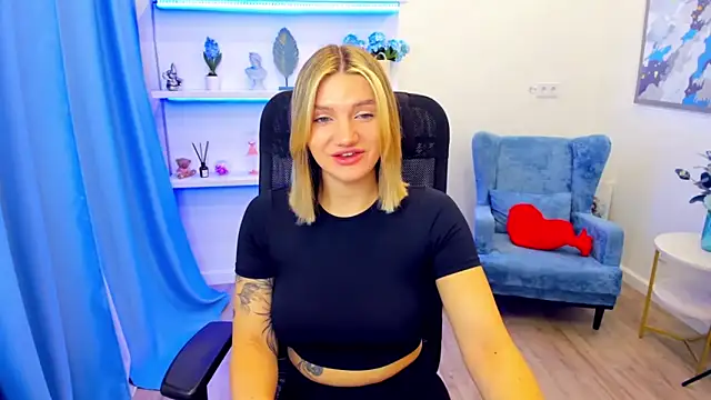 SelenaeMoore online show from 05/02/26, 07:30