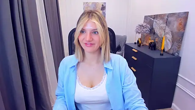 SelenaeMoore online show from 05/08/26, 03:45