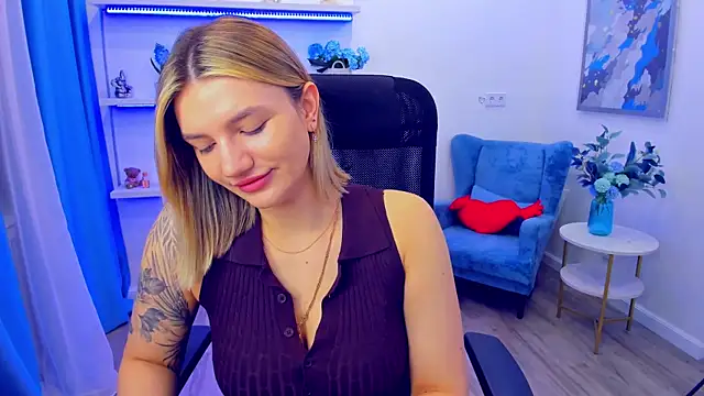 SelenaeMoore online show from 05/13/26, 03:37