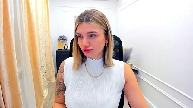 SelenaeMoore online show from 06/13/26, 03:59