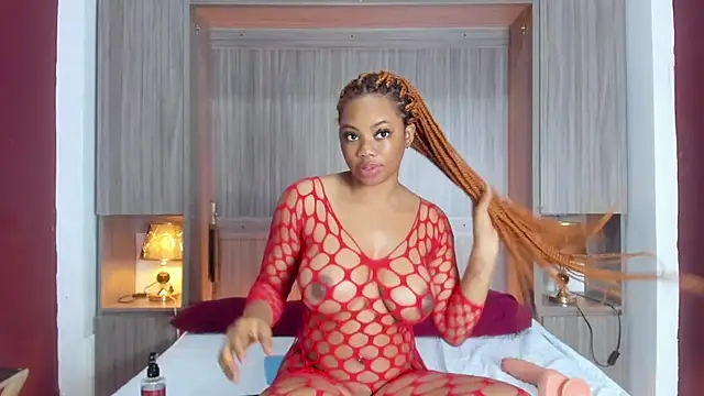 Snapshot of KendallRosse1 chatting on 12/18/24, 03:33 KendallRosse1 online show from 12/18/24, 03:33