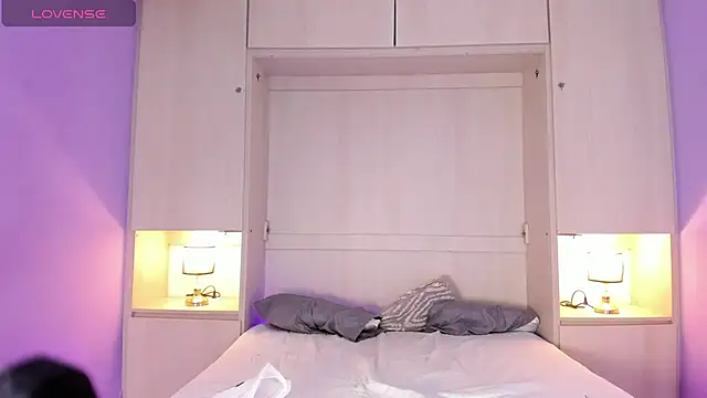 Snapshot of KendallRosse1 chatting on 02/25/25, 03:05 KendallRosse1 online show from 02/25/25, 03:05