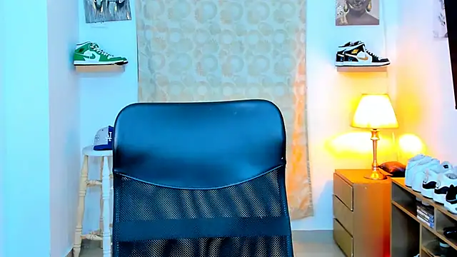 Hazzan Velez online show from 12/14/24, 11:23