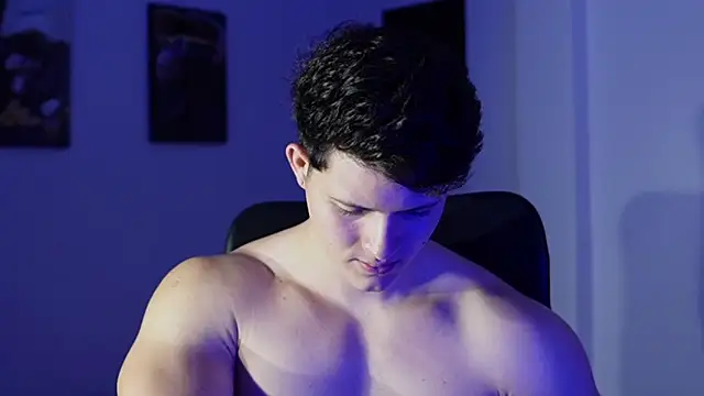 Snapshot of Hazzan_Velez chatting on 01/06/26, 01:09 Hazzan Velez online show from 01/06/26, 01:09