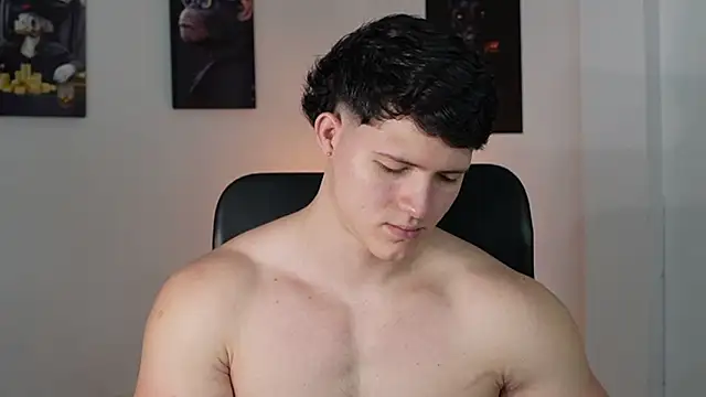 Snapshot of Hazzan_Velez chatting on 02/05/26, 04:44 Hazzan Velez online show from 02/05/26, 04:44