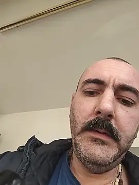 Snapshot of Maryo0001 chatting on 11/04/25, 12:04 Maryo0001 online show from 11/04/25, 12:04