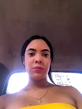 Snapshot of NAUGHTY_LITTLE_18 chatting on 10/29/25, 09:05 NAUGHTY LITTLE 18 online show from 10/29/25, 09:05