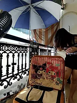 Snapshot of lyna_bl chatting on 12/18/25, 01:11 lyna bl online show from 12/18/25, 01:11