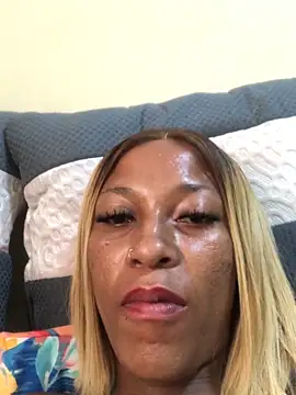 Snapshot of Kylie_Hairy_Bbc chatting on 01/27/25, 05:25 Kylie Hairy Bbc online show from 01/27/25, 05:25