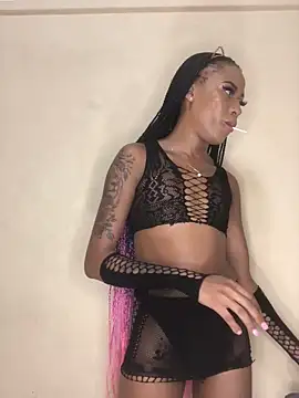 Snapshot of Kylie_Hairy_Bbc chatting on 02/09/25, 01:00 Kylie Hairy Bbc online show from 02/09/25, 01:00